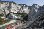 RHAETISCHE BAHN: Glacier Express in der Rheinschlucht